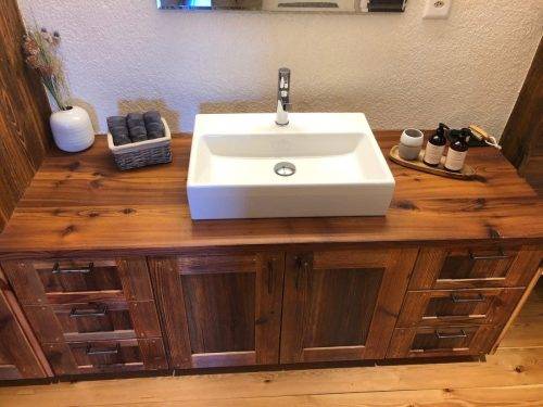 Alpine Ski Chalet – Bathroom&Spa Essentials